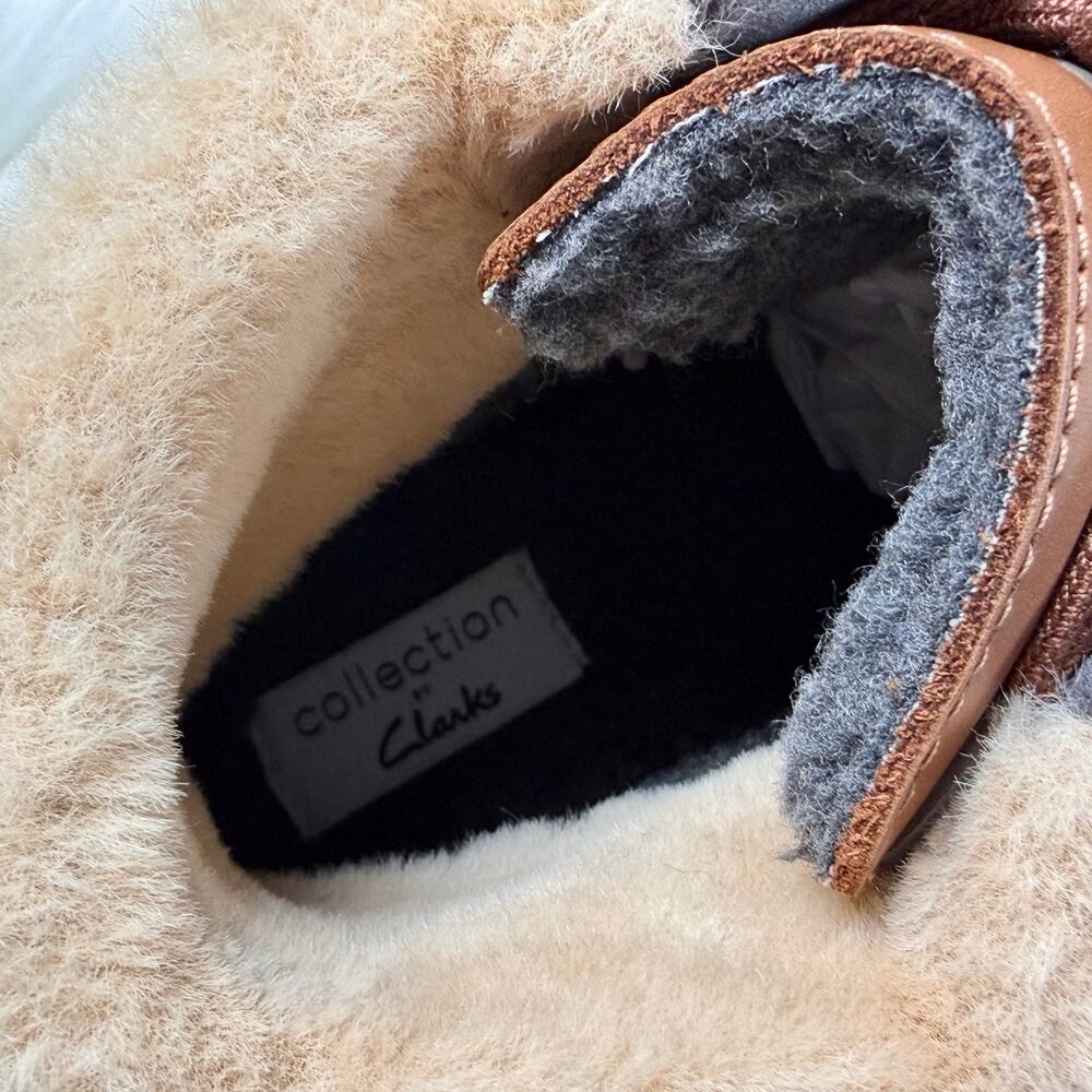 NEW Clarks Andie Mae 9M Leather Comfort Ankle Booties Tan Brown Faux Fur Cuff - Picture 9 of 12